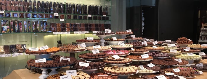 Chocolate Ganache Amsterdam is one of Tempat yang Disukai Alika.
