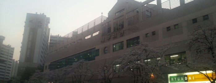 현대예술관 서부회관 is one of 울산지역 문화센터.