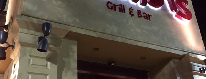 Mugshots Grill & Bar is one of Kristin : понравившиеся места.