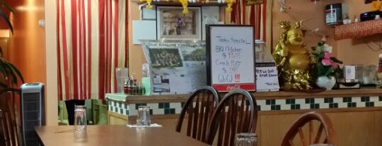 Srisiamchai Thai Restaurant is one of B'ın Beğendiği Mekanlar.