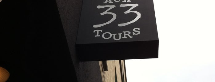 Aux 33 Tours is one of Montréal: My fav' shopping spots & coffee shops!.