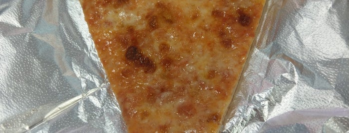 Davinci Pizza is one of Locais curtidos por Bryan.