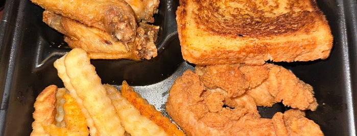 Zaxby's Chicken Fingers & Buffalo Wings is one of Memphis Food.