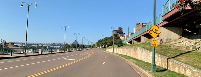 Riverside Drive is one of Jacson’s Liked Places.