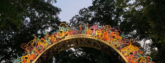 Overton Bicycle Arch is one of Raquel’s Liked Places.
