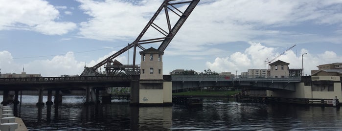 Cass Street Draw Bridge is one of Kimmie's Saved Places.