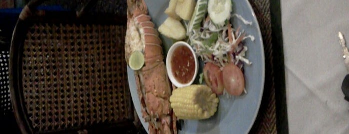 The Little Boat Seafood Restaurant is one of Tempat yang Disukai Kat.