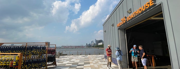 Pier 26 Kayaking is one of 🇺🇸 (New York • Sites).