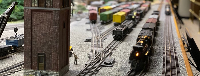 Miniature Railroad & Village is one of martes.