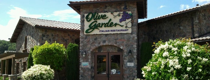 Olive Garden is one of Seth’s Liked Places.