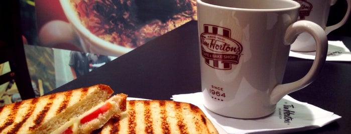 Tim Hortons is one of Nayefさんのお気に入りスポット.