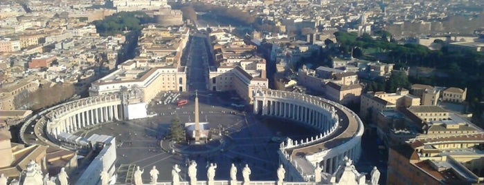Saint Peter's Square is one of Favorite Places.