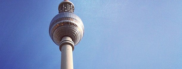 Berliner Fernsehturm is one of Berlin.