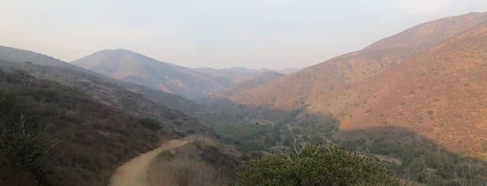 Santa Monica Mountains National Recreation Area is one of Lugares favoritos de Maddie.