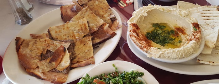 Cedars Restaurant Lebanese Food & Shisha is one of Posti salvati di Kimmie.