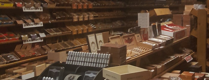 Elite Cigar Cafe is one of Cigar Shops.