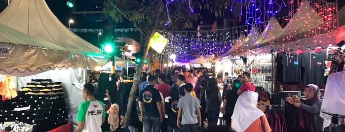 Bazaar Hang Tuah is one of Malacca.