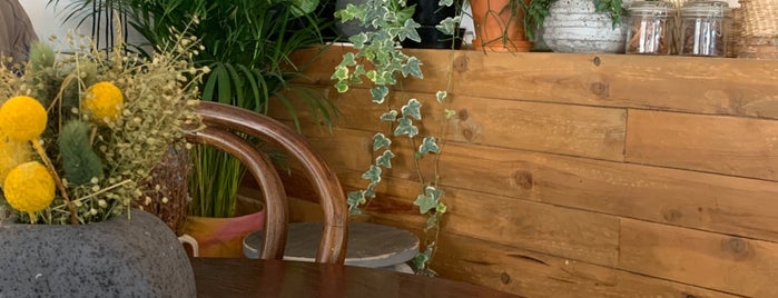 Heim Cafe is one of Portgual.