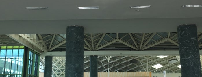 アドナン・メンデレス空港 (ADB) is one of Aydanさんのお気に入りスポット.