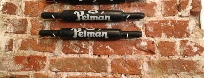 Pelman Hand Made Cafe is one of к посещению.