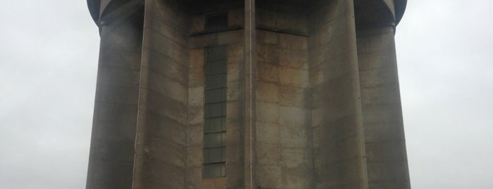 Norton water tower is one of สถานที่ที่ Robbo ถูกใจ.
