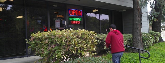 Stevenson's Restaurant Supply is one of Tempat yang Disukai Doc.