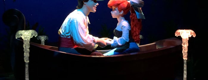 Under the Sea ~ Journey of the Little Mermaid is one of Lugares favoritos de Captain.
