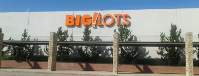 Big Lots is one of Oscarさんのお気に入りスポット.