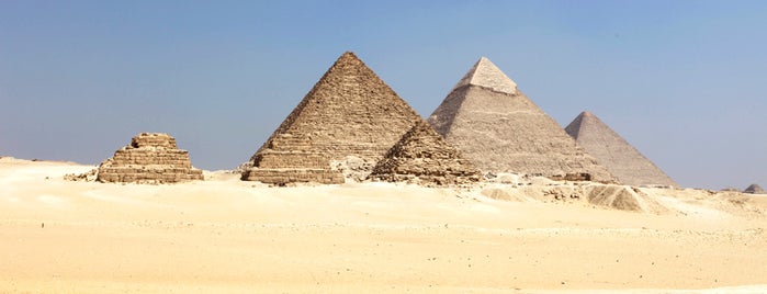 Great Pyramids of Giza is one of Ultimate bucket list.