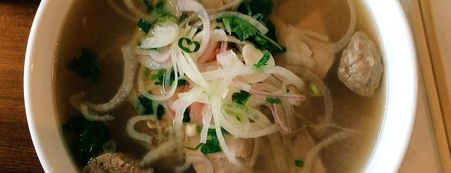Simmer Vietnamese Kitchen is one of Luisa : понравившиеся места.