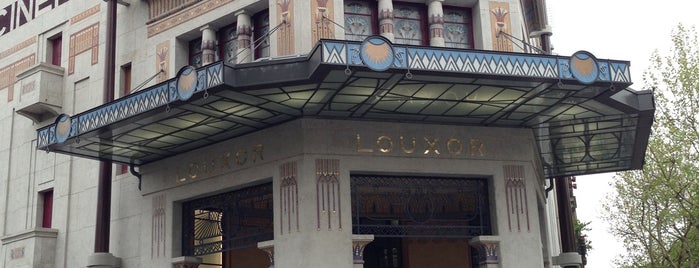 Le Louxor is one of Paris oui.