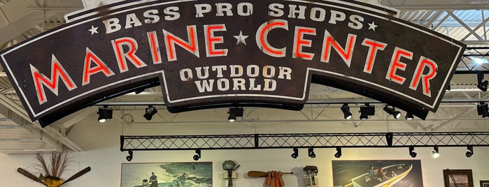 Bass Pro Shops is one of Stephenさんのお気に入りスポット.