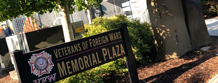 Veterans of Foreign Wars Memorial Plaza is one of Maggie’s Liked Places.