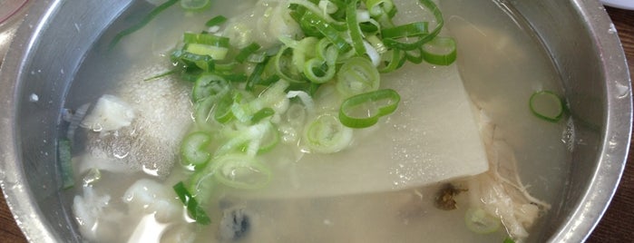 Cool Han Spicy Cod Soup is one of Tempat yang Disimpan Yongsuk.