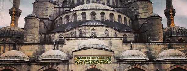 Blue Mosque is one of The 10 Best Istanbul Landmarks.