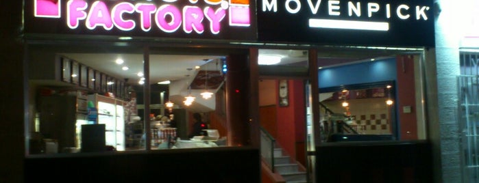 Donuts Factory is one of Locais curtidos por Maisoon.
