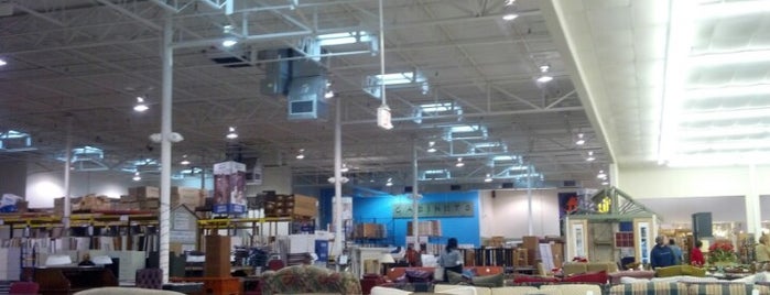 Habitat For Humanity ReStore is one of Lieux qui ont plu à Travis.