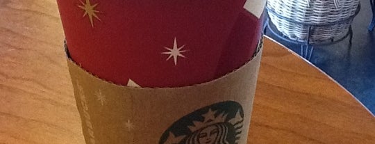 Starbucks is one of Lugares favoritos de Karen.