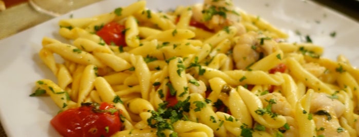 Le Mani In Pasta is one of Bella italia.