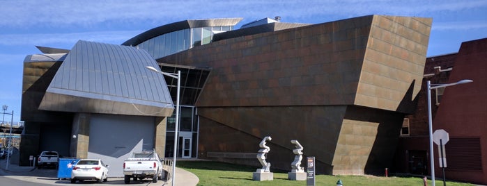 Taubman Museum of Art is one of Arts / Music / Science / History venues.