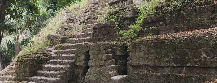 Parque Nacional Tikal is one of World Ancient Aliens.