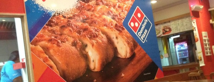 Domino's Pizza is one of Lugares bons para tortas.