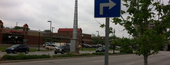 US 40 Monument is one of Sites of Indy.