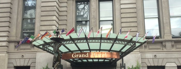 The Grand Hotel Melbourne is one of สถานที่ที่ Giana ถูกใจ.