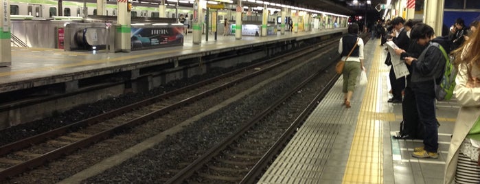 JR Platforms 3-4 is one of 乗った降りた乗り換えた鉄道駅.