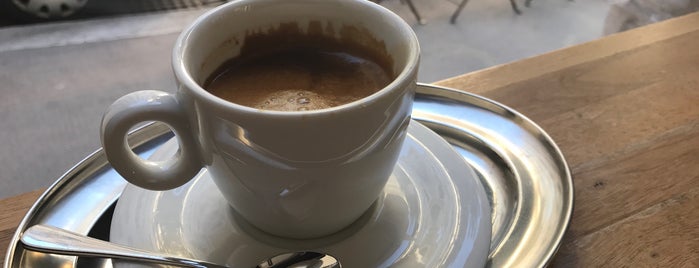 Akrap Finest Coffee is one of Lieux qui ont plu à Majed.