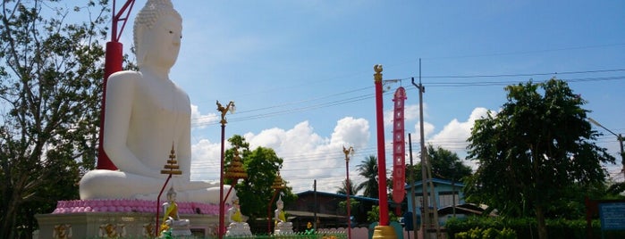 วัดอัมพวัน is one of Lopburi.