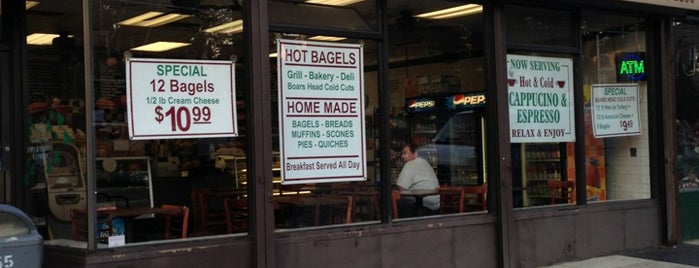 McLean Ave Bagel Cafe is one of Lieux qui ont plu à Scott.