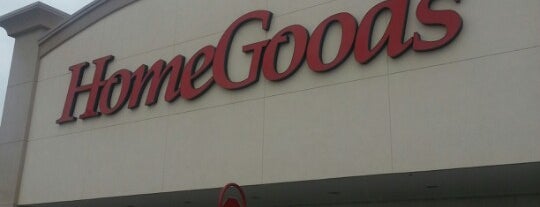 HomeGoods is one of Orte, die Velma gefallen.