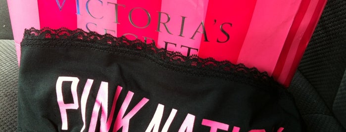Victoria's Secret is one of Jessicaさんのお気に入りスポット.